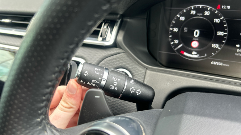 Land Rover Range Rover Velar 2.0 P250 SE 5dr Auto Petrol Estate